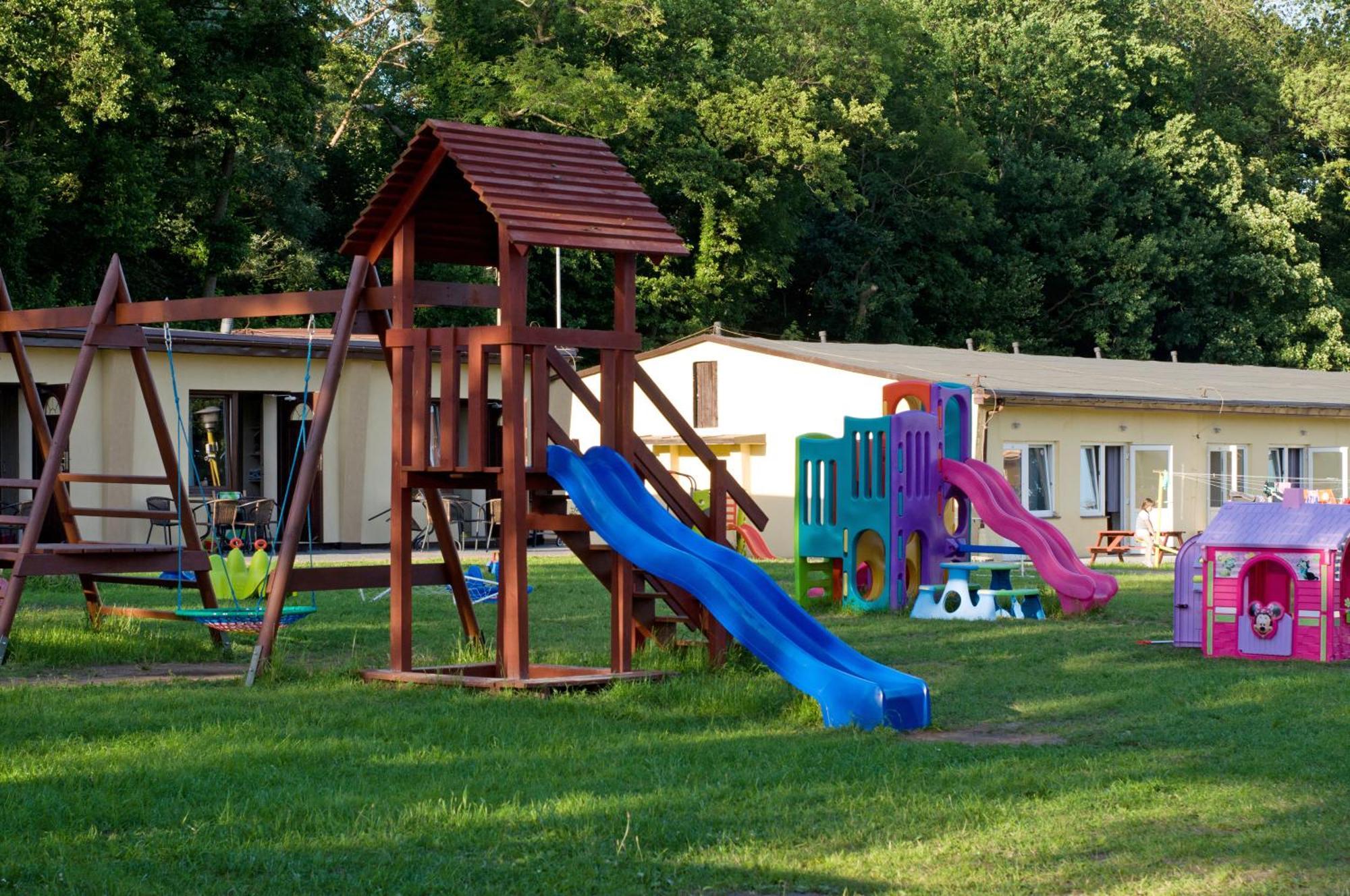 Osrodek Rodzinny "Pod Wydmami" Przy Plazy , Plac Zabaw , Rowery Sarbinowo Exterior photo